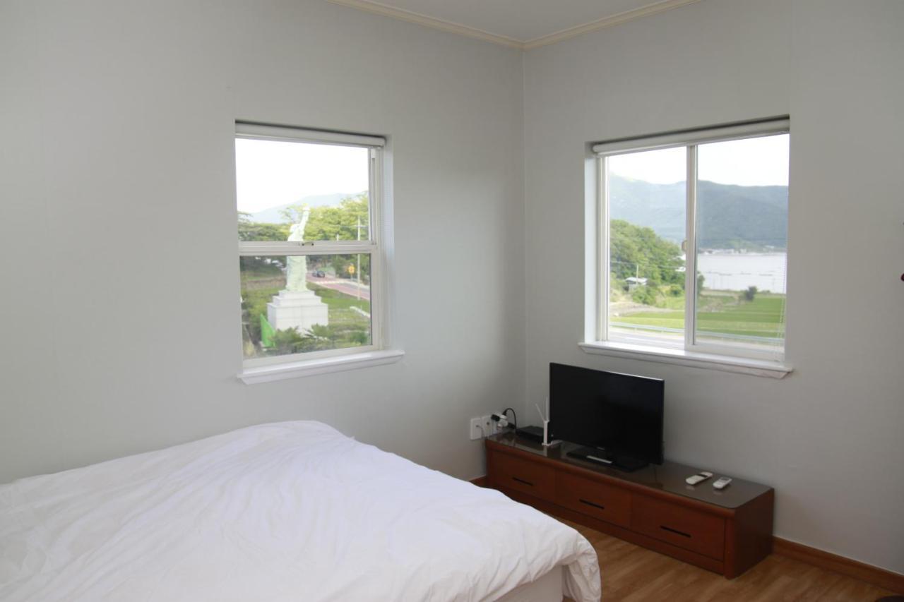 American Village Pension Manoa Namhae Dış mekan fotoğraf