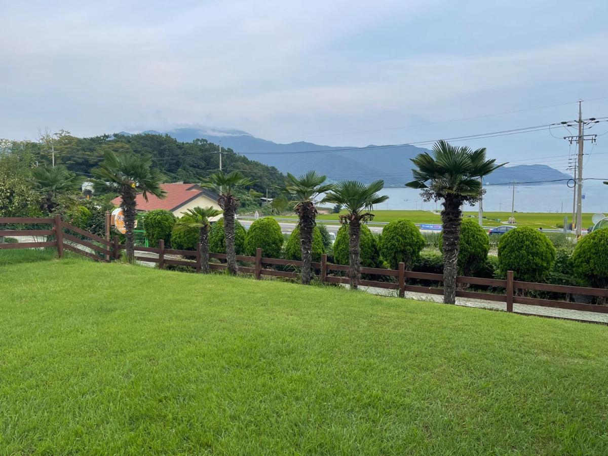 American Village Pension Manoa Namhae Dış mekan fotoğraf